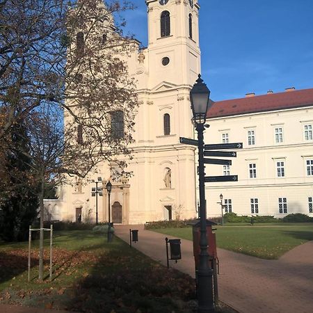 Pongrácz Apartman Zirc Esterno foto