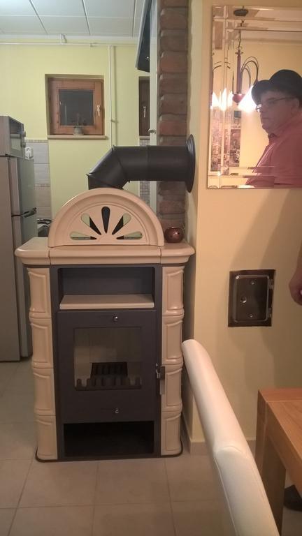 Pongrácz Apartman Zirc Esterno foto